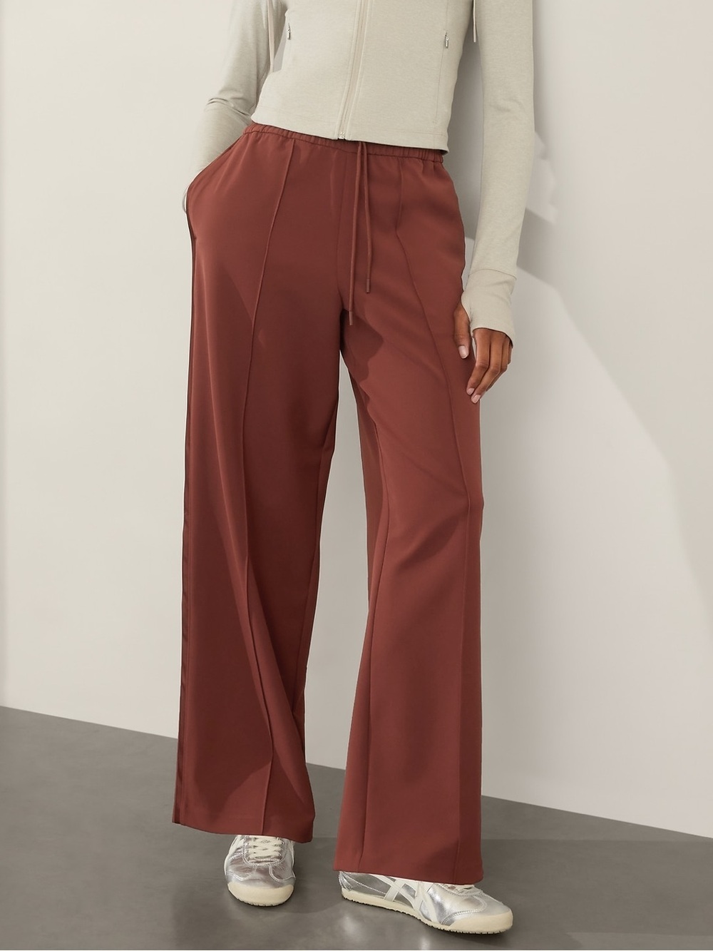 Athleta Endeavor High Rise Relaxed Pant Cherrywood Maroon Size XXS NWT New